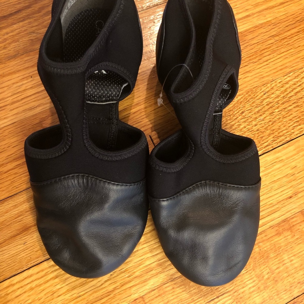 NEW Black Capezio Pedini Femme Jazz Shoe. Women’s size 9. Great for Lyrical!